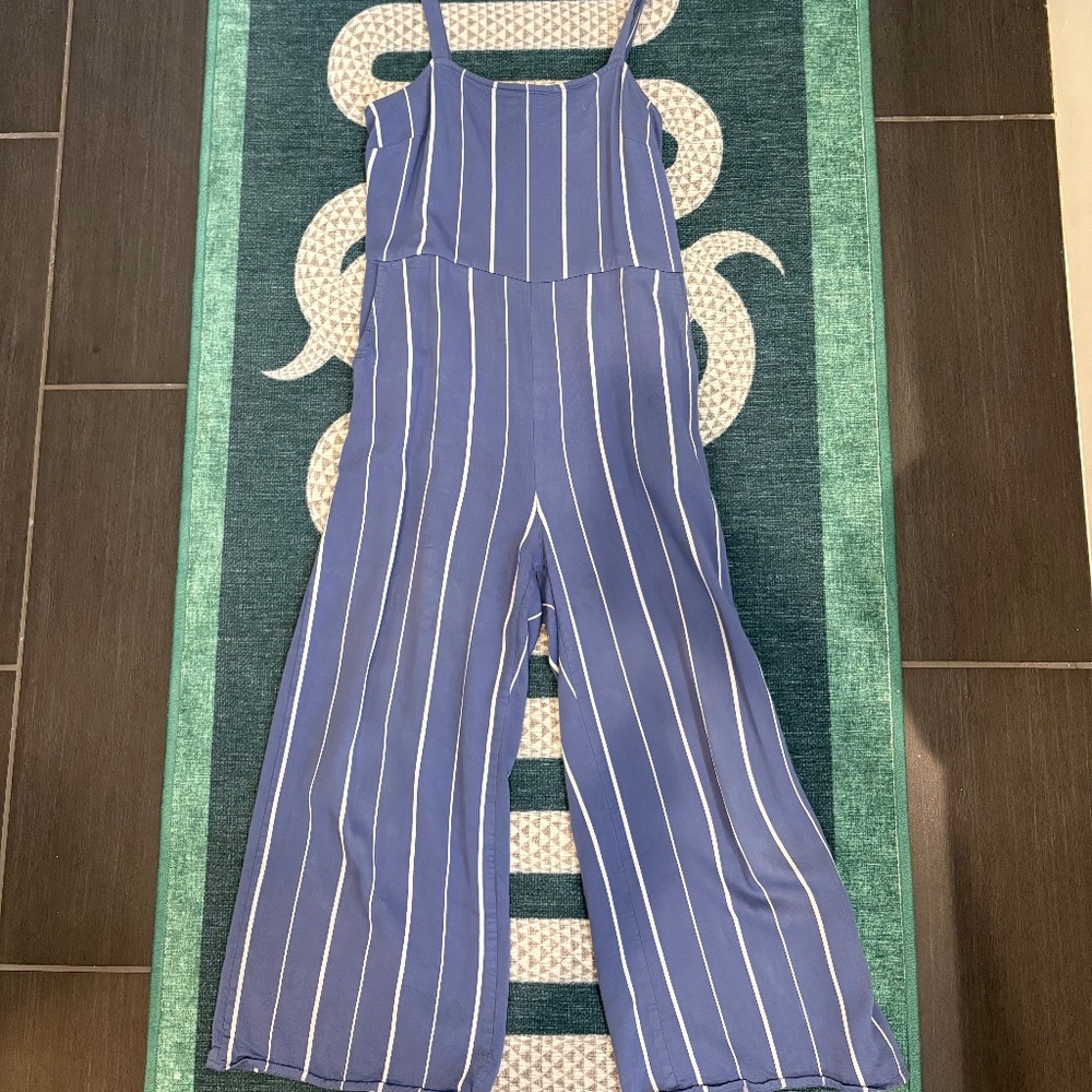 Blue and white Gap women’s jumpsuit